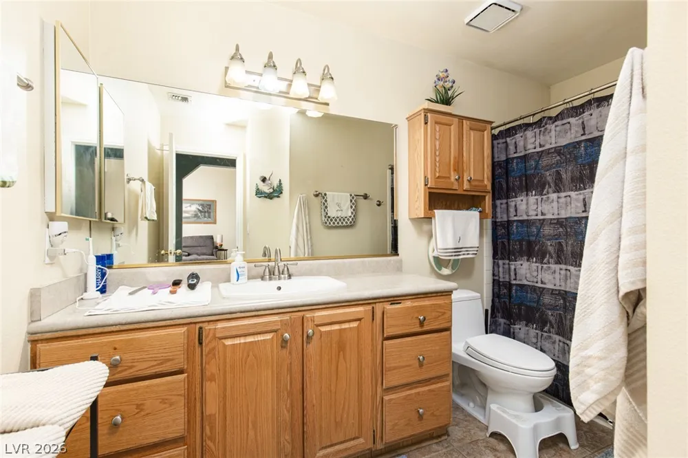 2882 Bridgepointe Drive Las Vegas, NV 89121