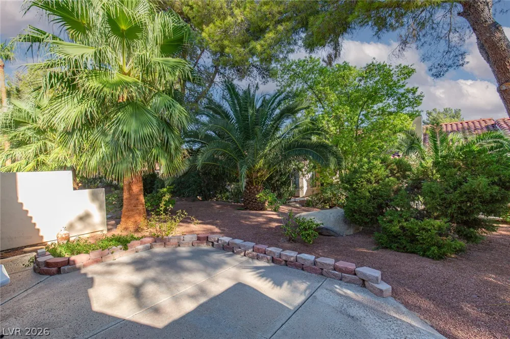 2882 Bridgepointe Drive Las Vegas, NV 89121