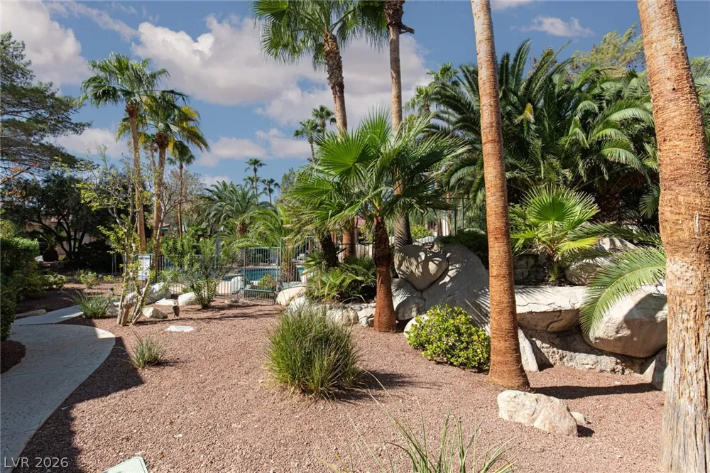 2882 Bridgepointe Drive Las Vegas, NV 89121