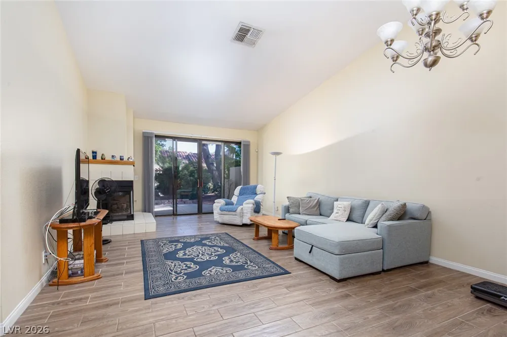 2882 Bridgepointe Drive Las Vegas, NV 89121