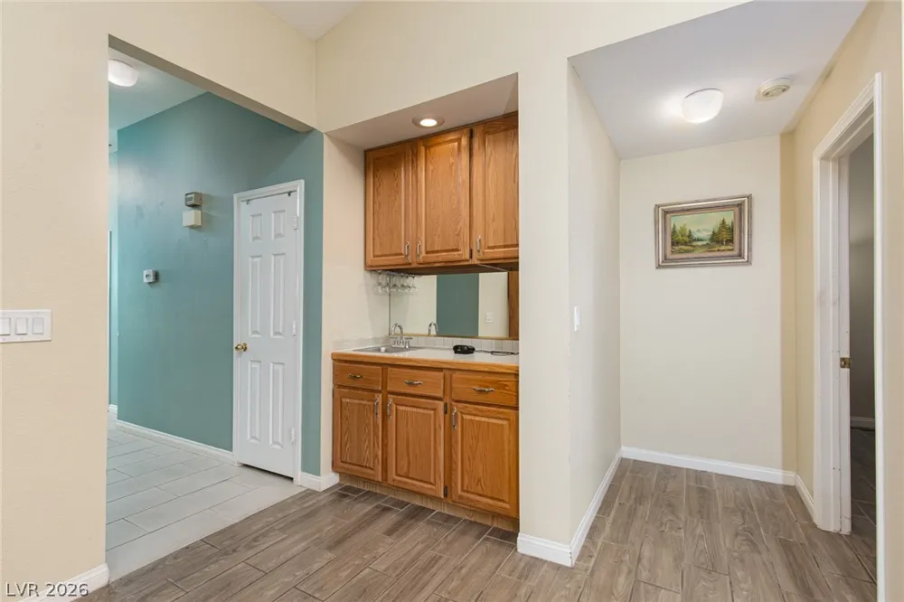 2882 Bridgepointe Drive Las Vegas, NV 89121