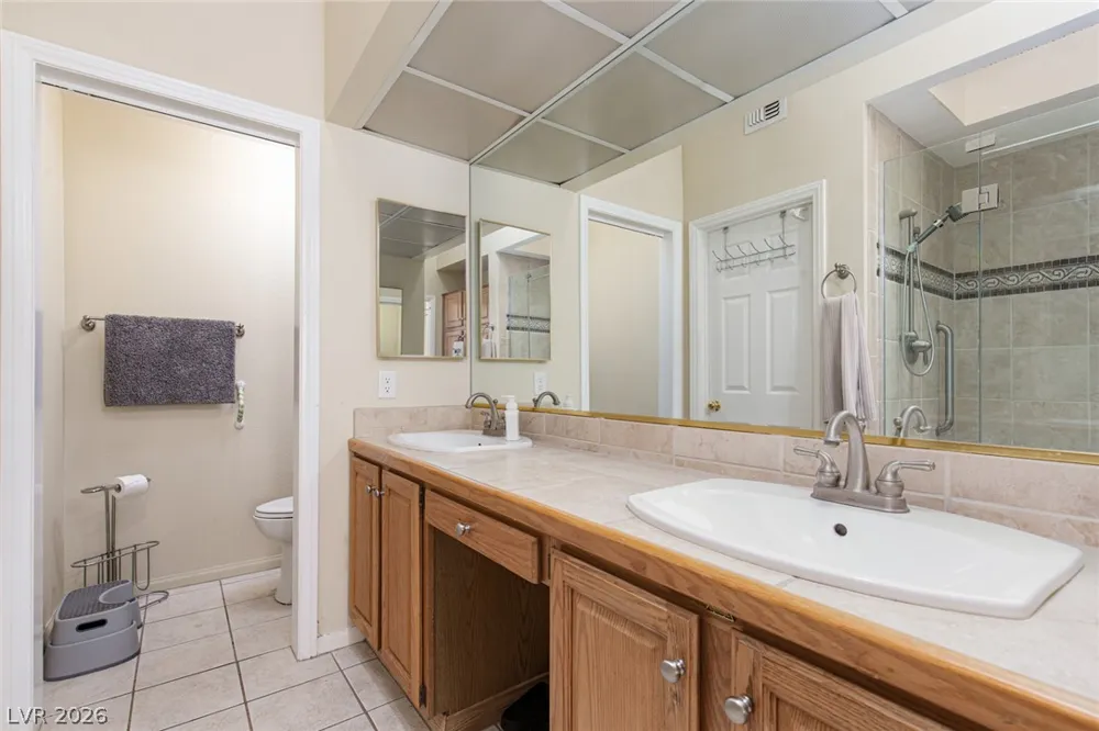 2882 Bridgepointe Drive Las Vegas, NV 89121