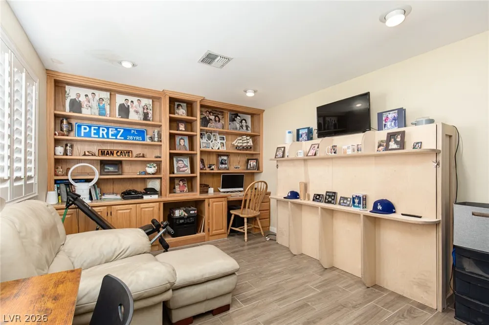 2882 Bridgepointe Drive Las Vegas, NV 89121
