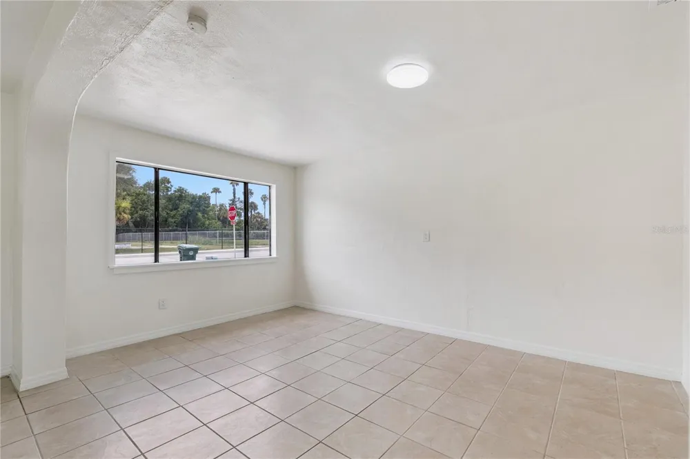 875 LOOMIS AVENUE Daytona Beach, FL 32114