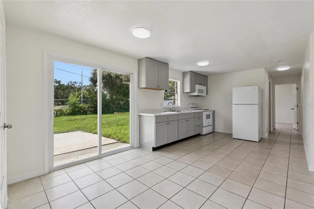 875 LOOMIS AVENUE Daytona Beach, FL 32114