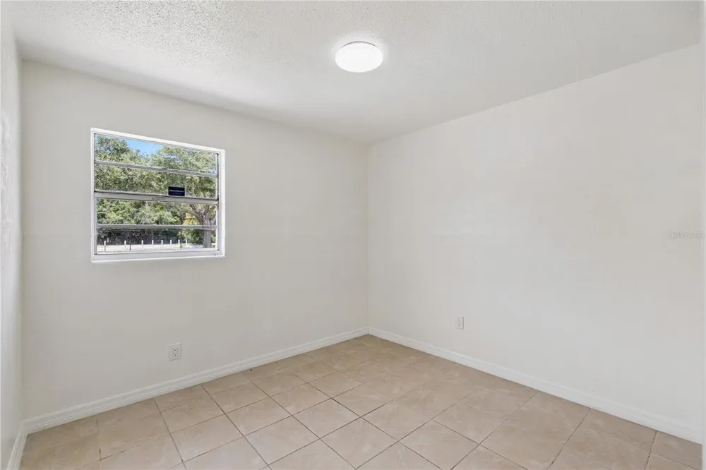 875 LOOMIS AVENUE Daytona Beach, FL 32114