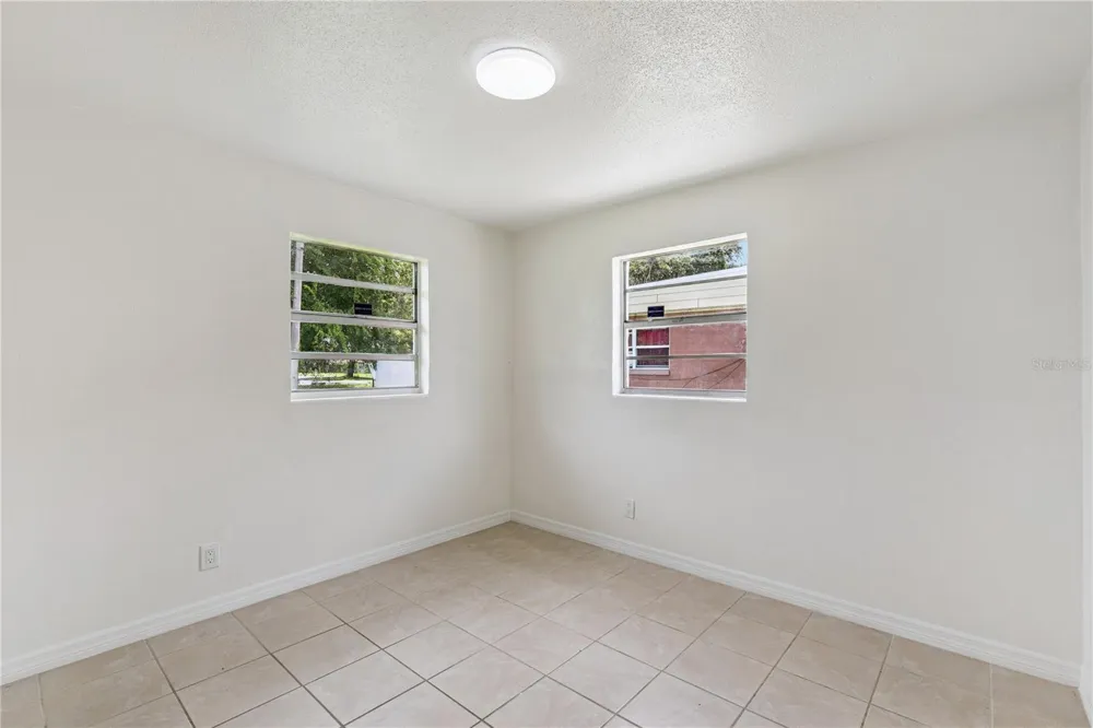 875 LOOMIS AVENUE Daytona Beach, FL 32114