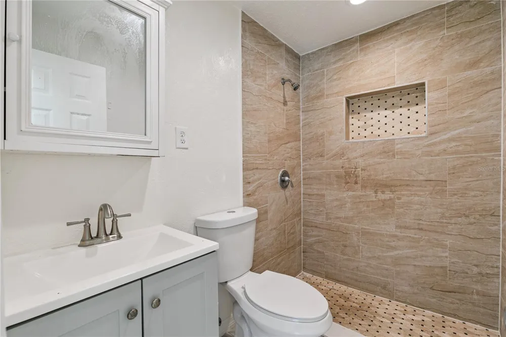 875 LOOMIS AVENUE Daytona Beach, FL 32114