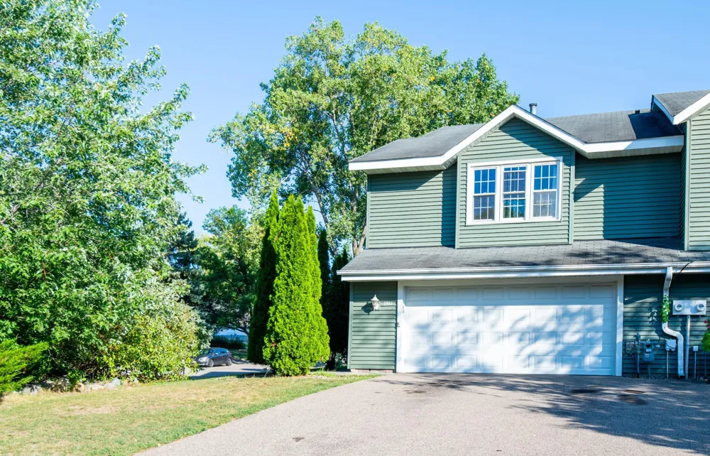 2561 Copper Cliff Trail Woodbury, MN 55125