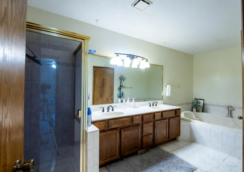 2561 Copper Cliff Trail Woodbury, MN 55125