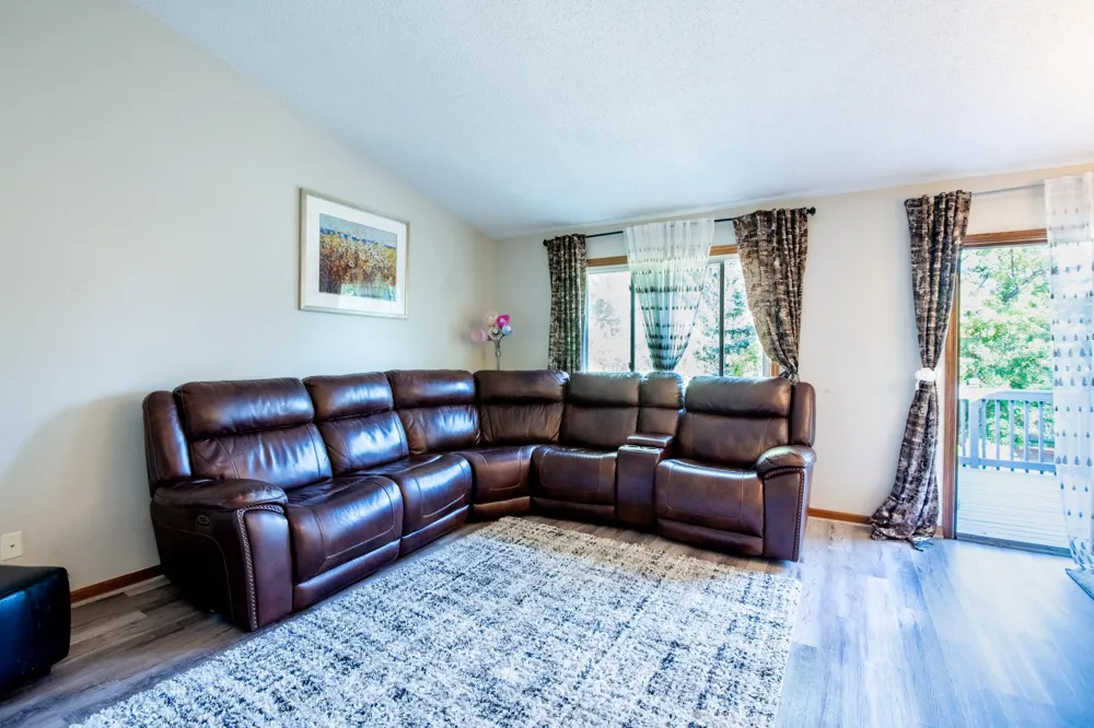 2561 Copper Cliff Trail Woodbury, MN 55125