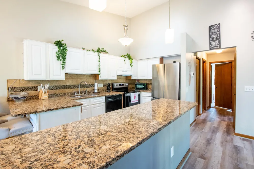 2561 Copper Cliff Trail Woodbury, MN 55125