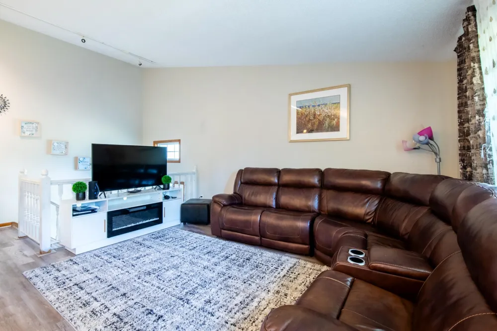 2561 Copper Cliff Trail Woodbury, MN 55125