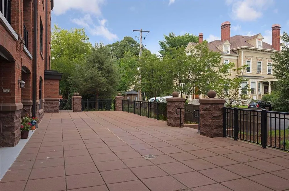 80 Western Avenue #405 Saint Paul, MN 55102