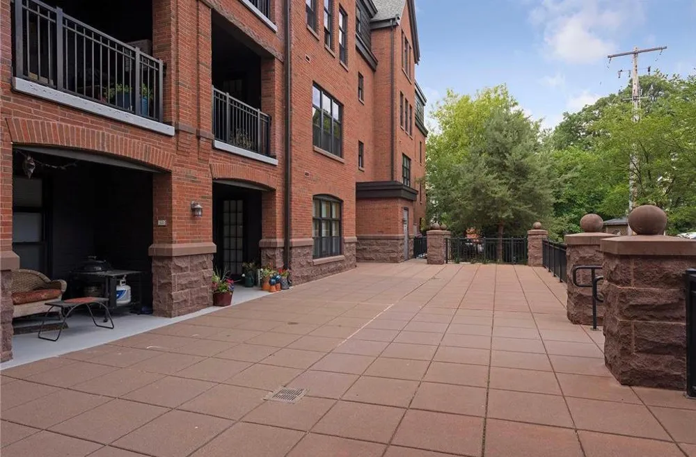80 Western Avenue #405 Saint Paul, MN 55102