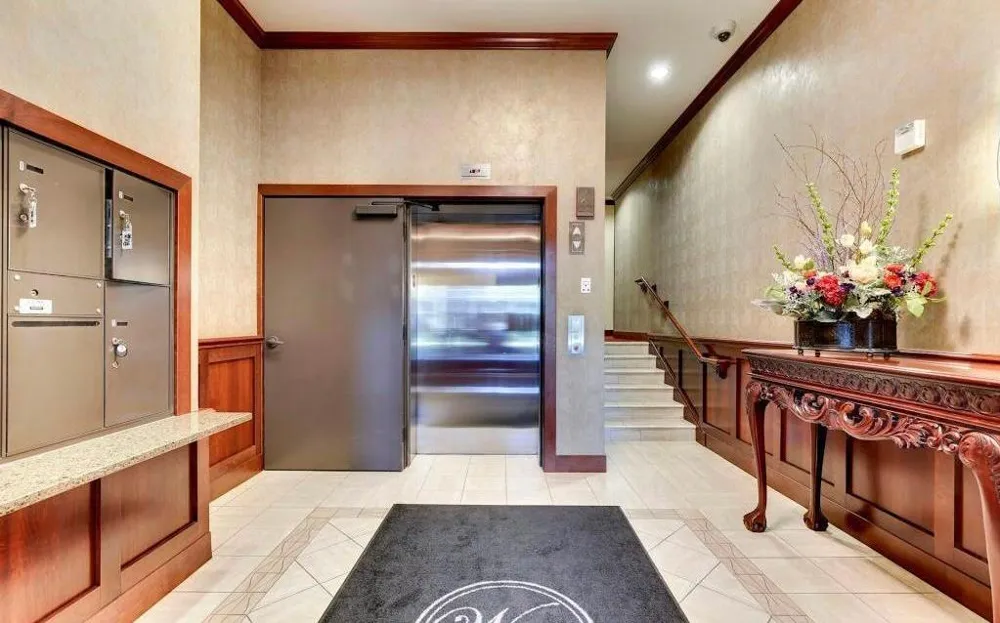 80 Western Avenue #405 Saint Paul, MN 55102