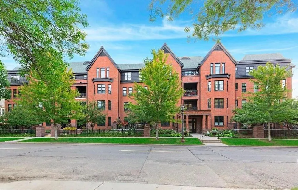 80 Western Avenue #405 Saint Paul, MN 55102
