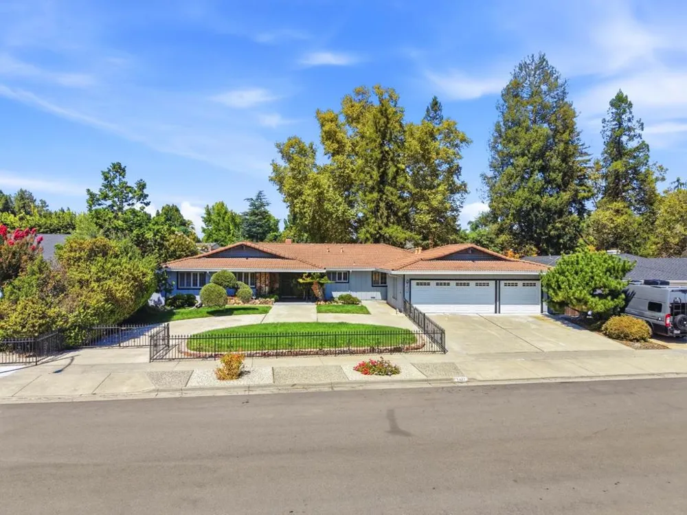 1427 Glen Ellen Way San Jose, CA 95125