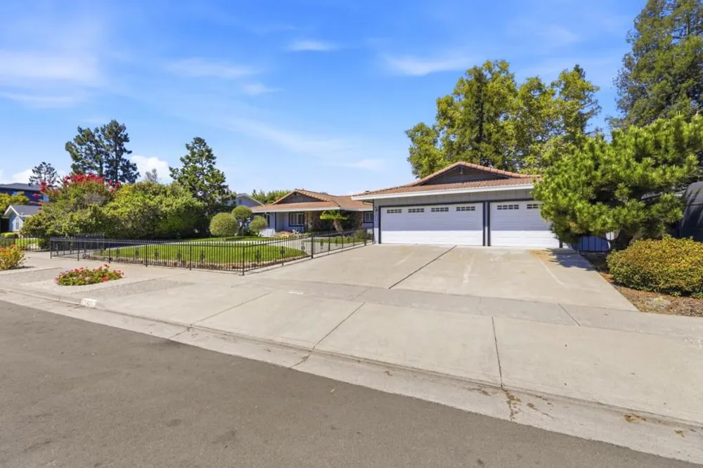 1427 Glen Ellen Way San Jose, CA 95125