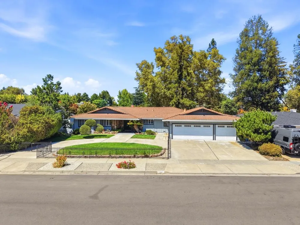1427 Glen Ellen Way San Jose, CA 95125