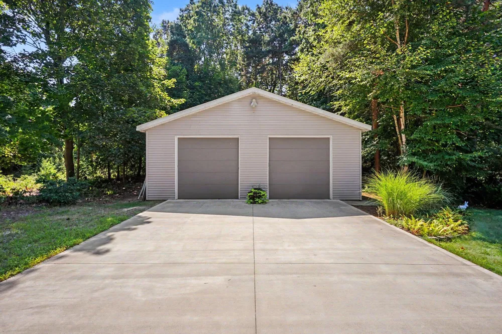 1538 W 32nd Street Holland, MI 49423