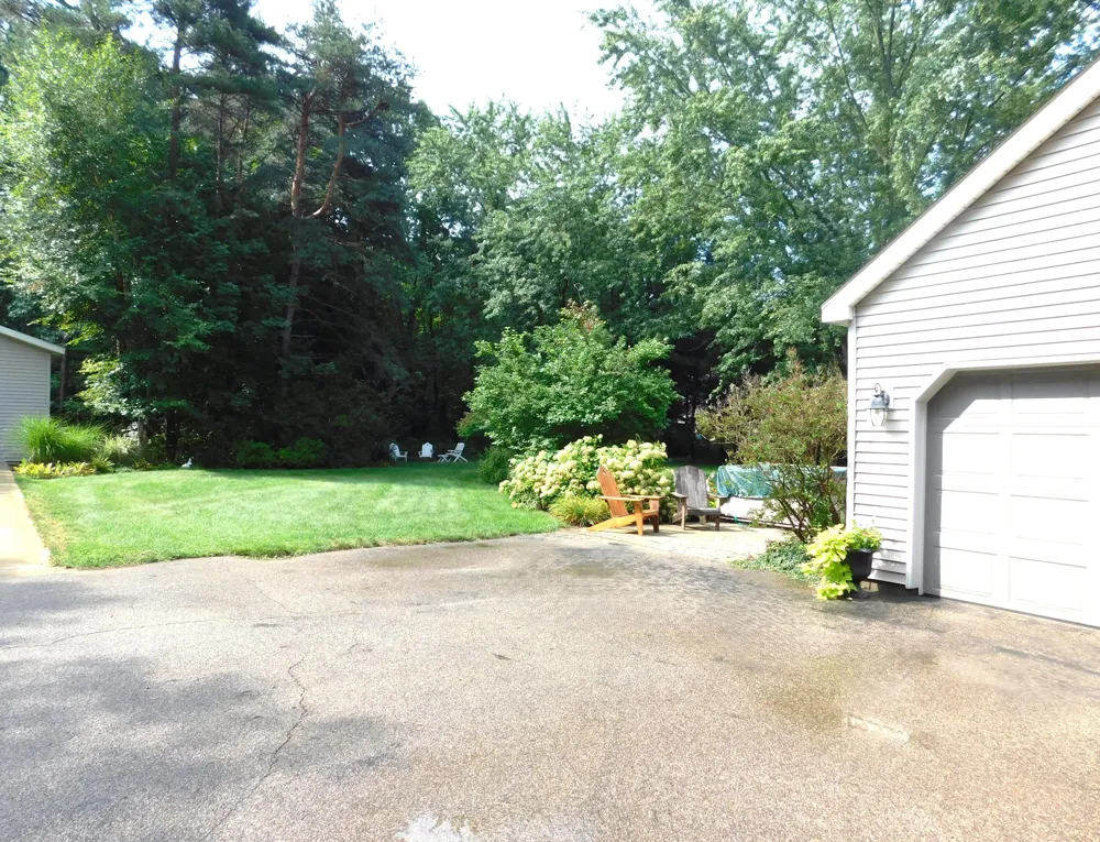 1538 W 32nd Street Holland, MI 49423