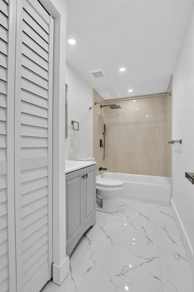 182 SW 6 STREET Deerfield Beach, FL 33441