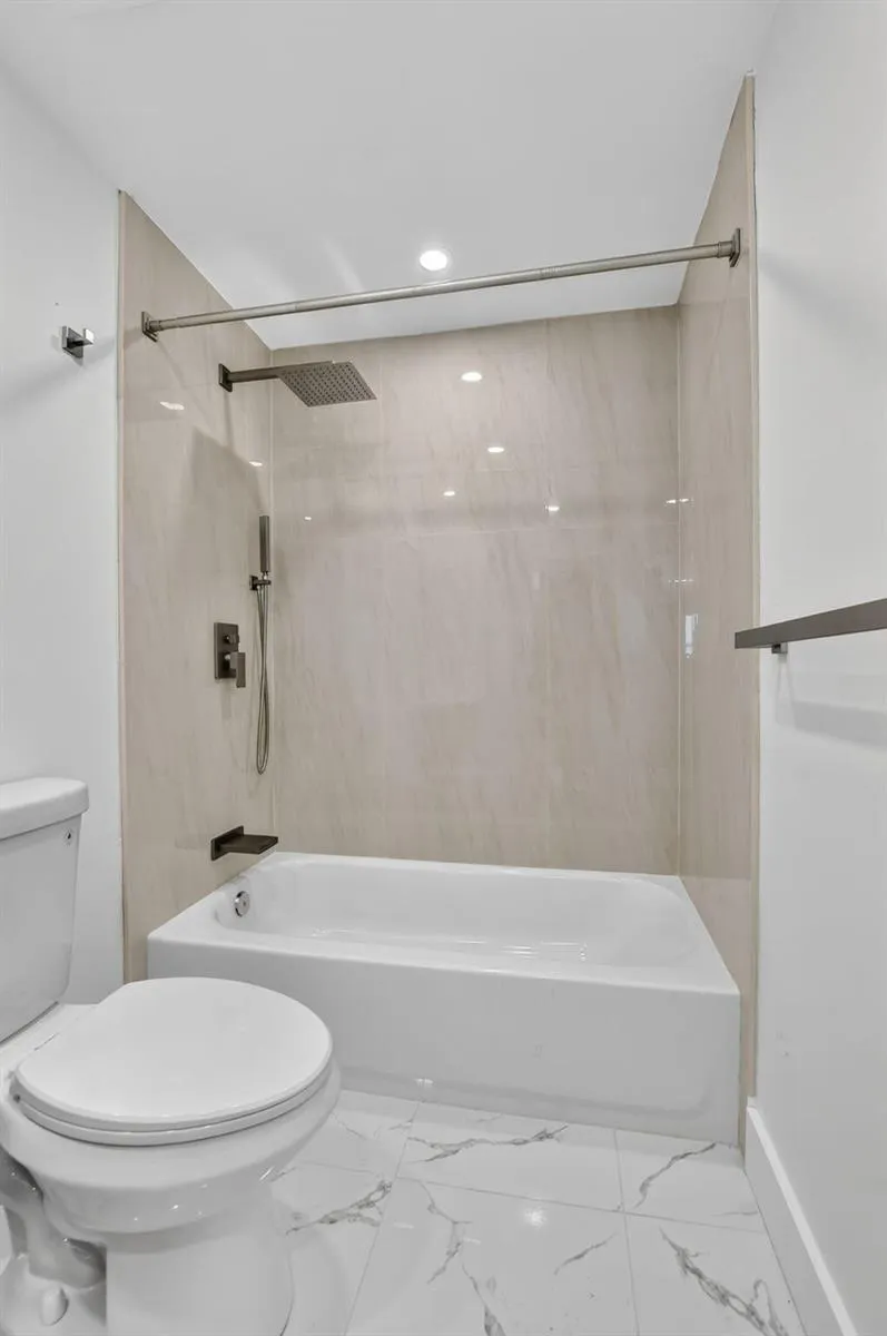 182 SW 6 STREET Deerfield Beach, FL 33441