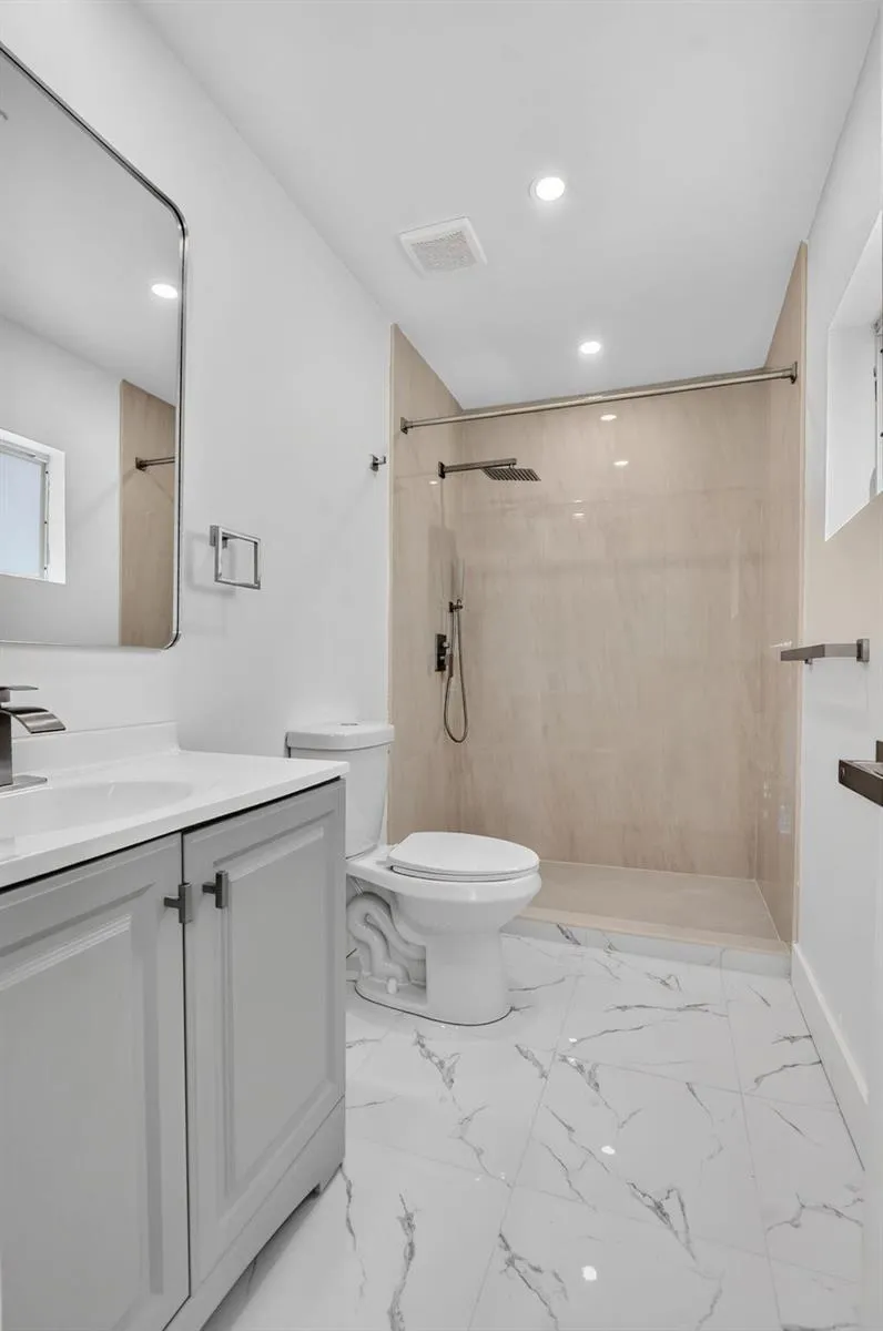 182 SW 6 STREET Deerfield Beach, FL 33441