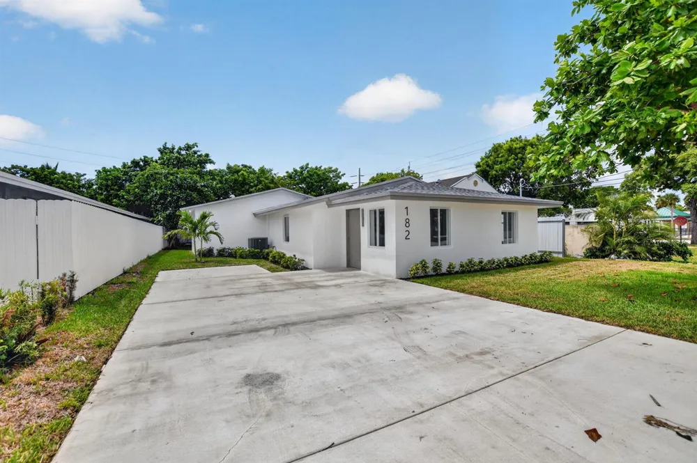 182 SW 6 STREET Deerfield Beach, FL 33441