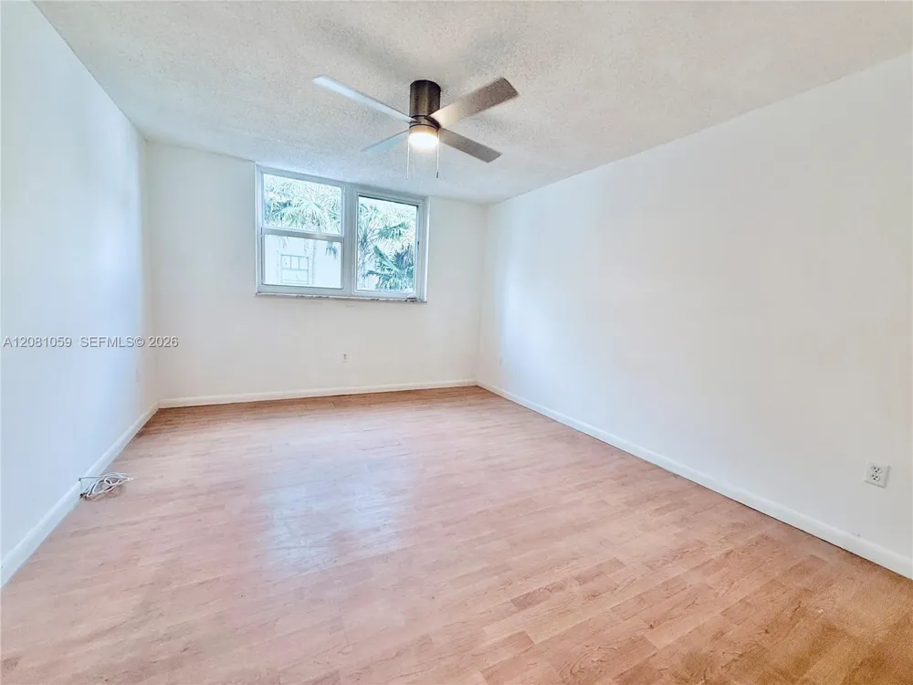 720 Collins Ave #204 Miami Beach, FL 33139