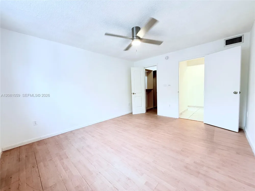720 Collins Ave #204 Miami Beach, FL 33139