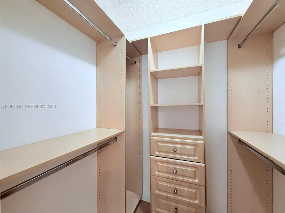 720 Collins Ave #204 Miami Beach, FL 33139