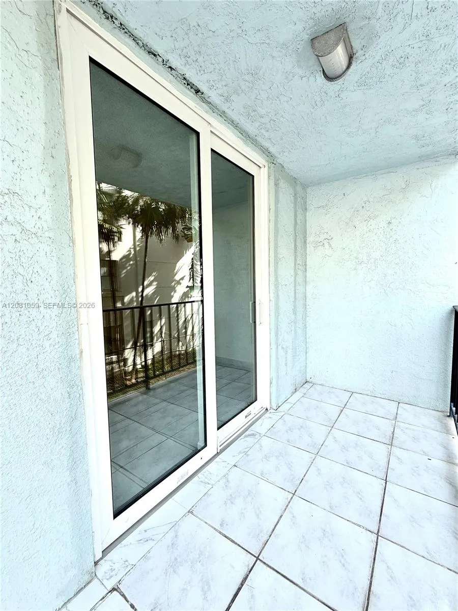 720 Collins Ave #204 Miami Beach, FL 33139