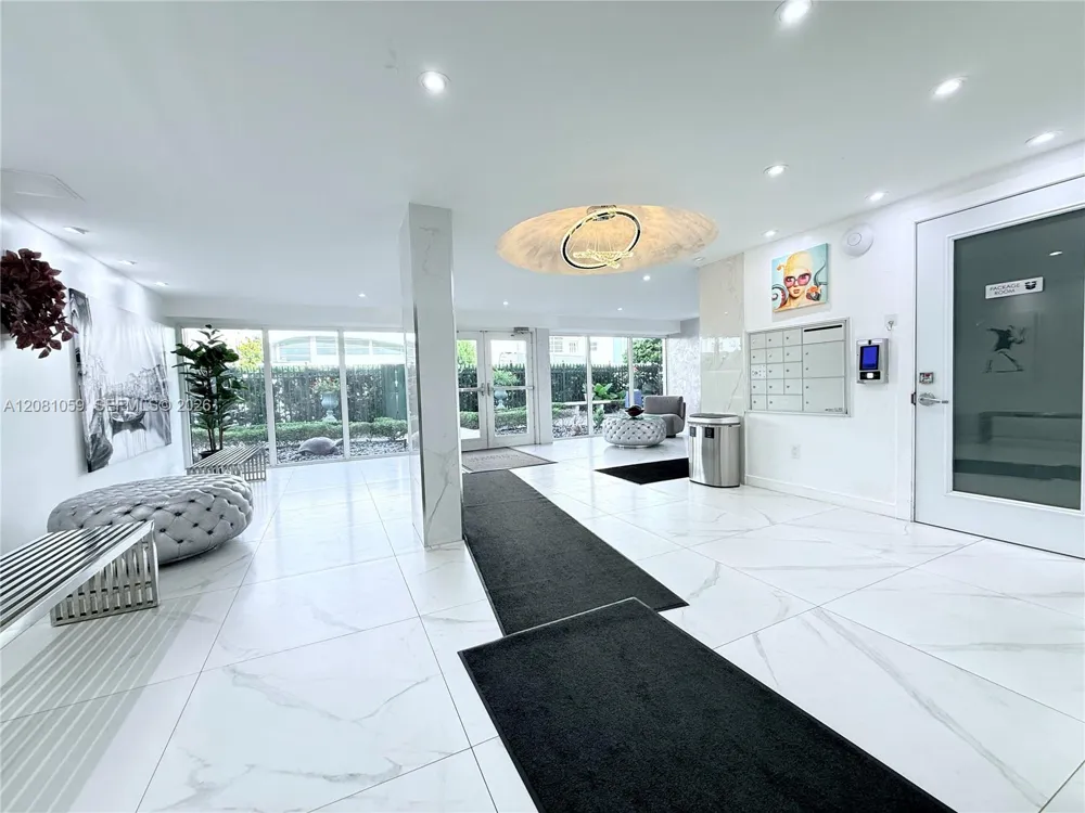 720 Collins Ave #204 Miami Beach, FL 33139