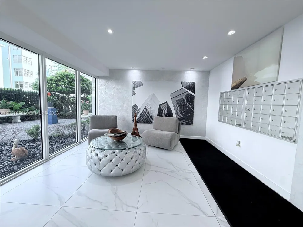 720 Collins Ave #204 Miami Beach, FL 33139