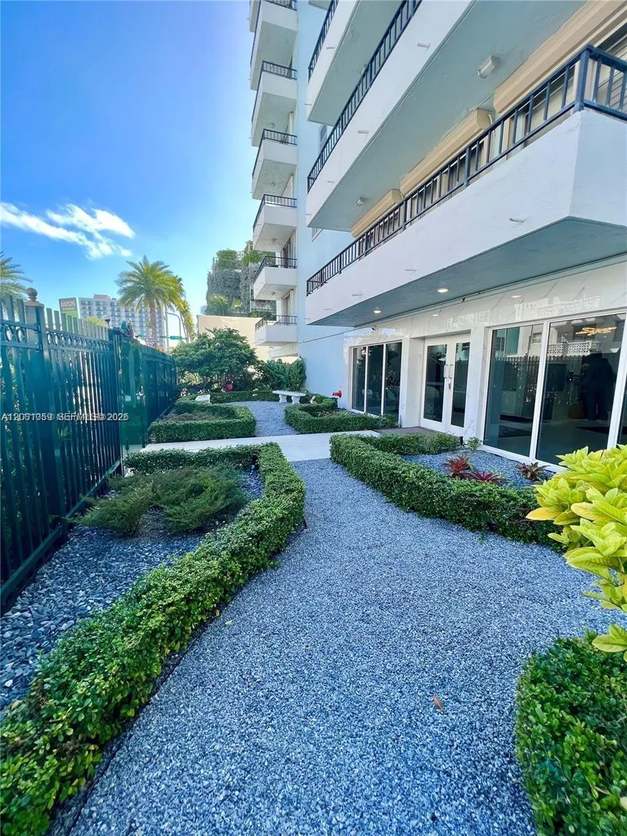 720 Collins Ave #204 Miami Beach, FL 33139