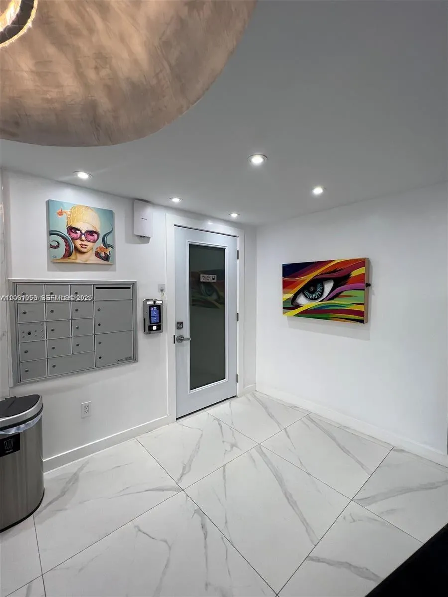 720 Collins Ave #204 Miami Beach, FL 33139