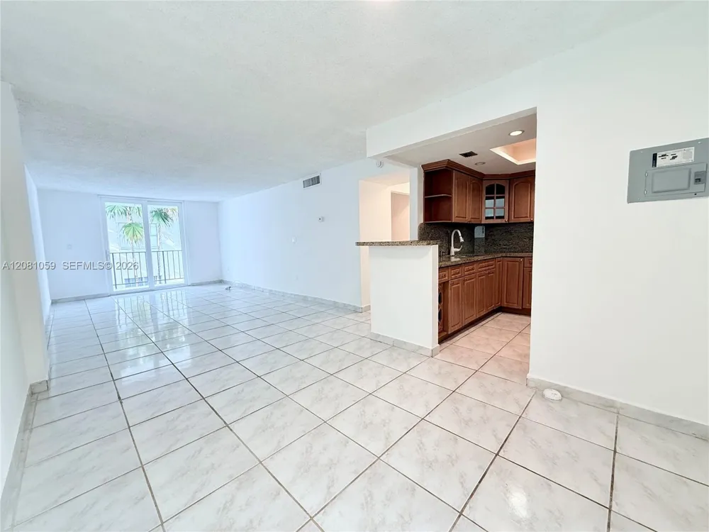 720 Collins Ave #204 Miami Beach, FL 33139