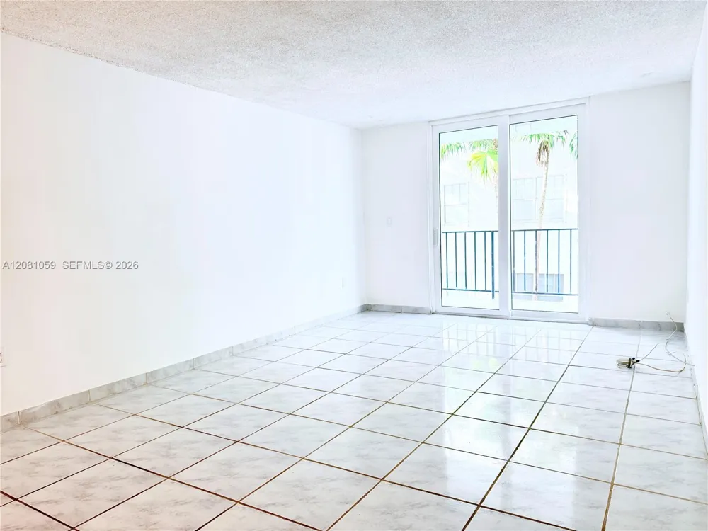 720 Collins Ave #204 Miami Beach, FL 33139