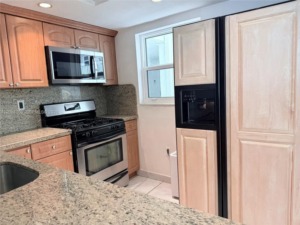 720 Collins Ave #204 Miami Beach, FL 33139