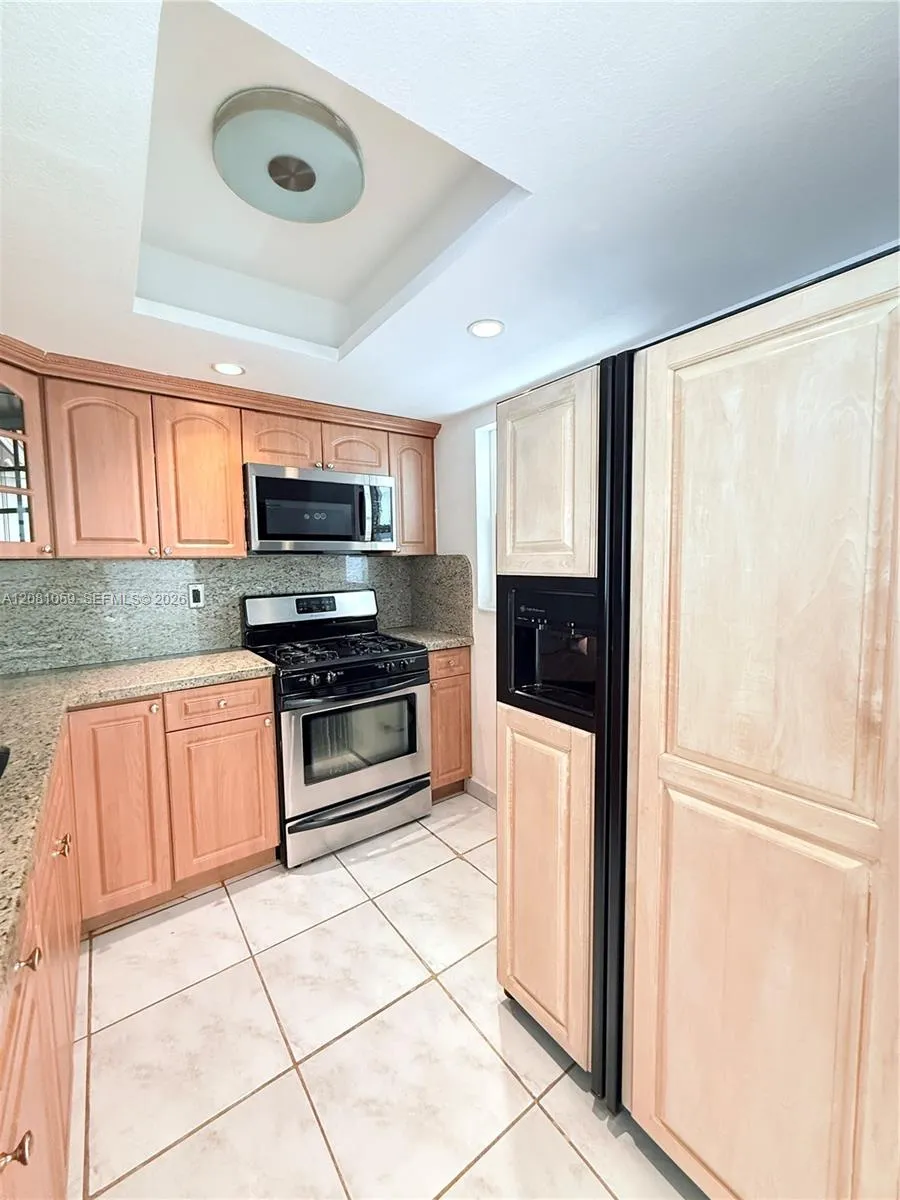 720 Collins Ave #204 Miami Beach, FL 33139