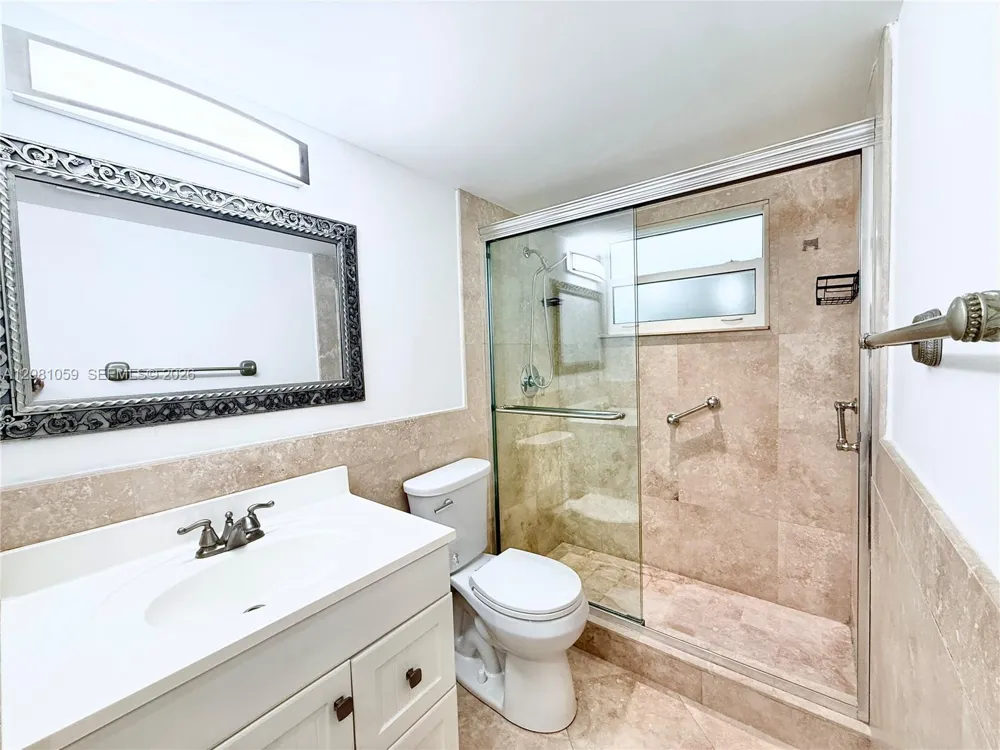 720 Collins Ave #204 Miami Beach, FL 33139
