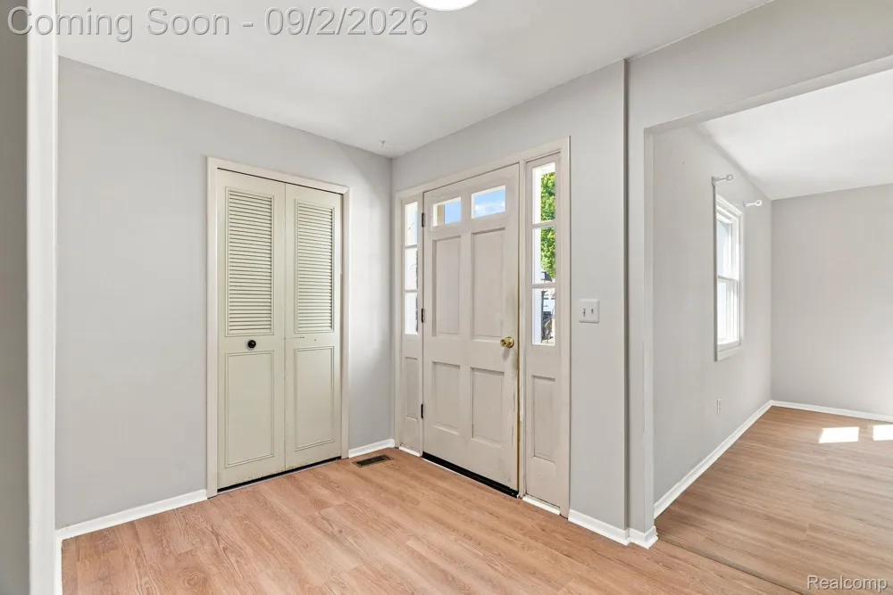 4856 Danbury Drive Troy City, MI 48085