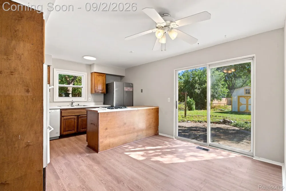 4856 Danbury Drive Troy City, MI 48085
