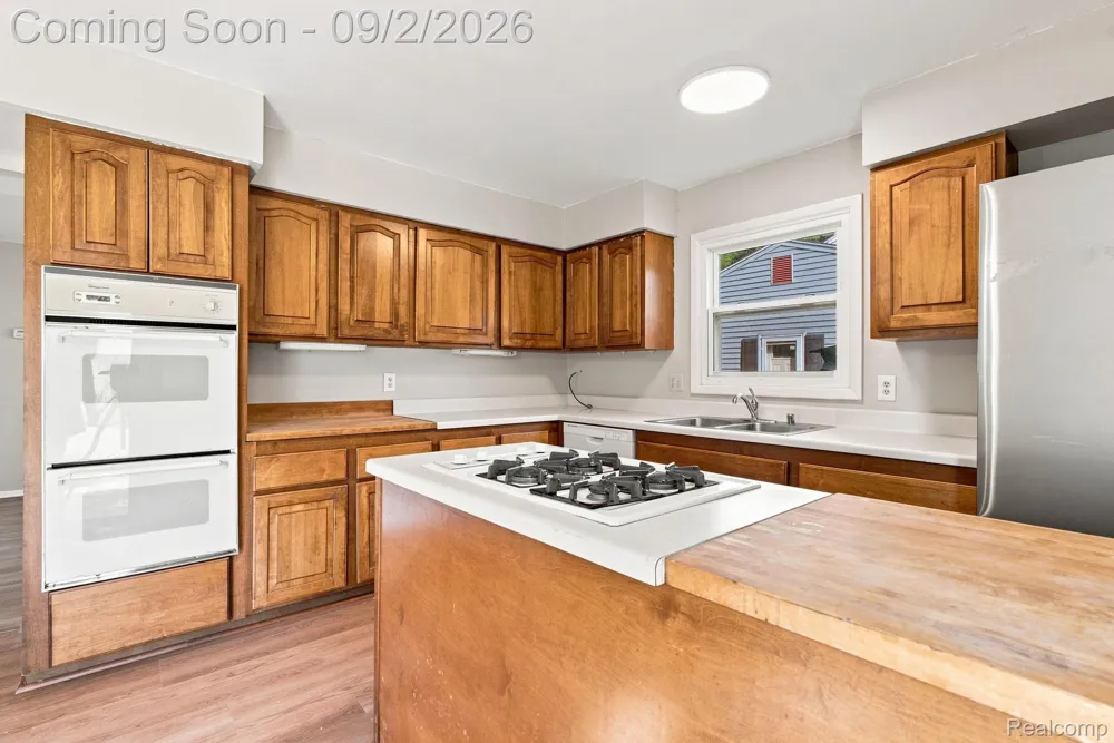 4856 Danbury Drive Troy City, MI 48085