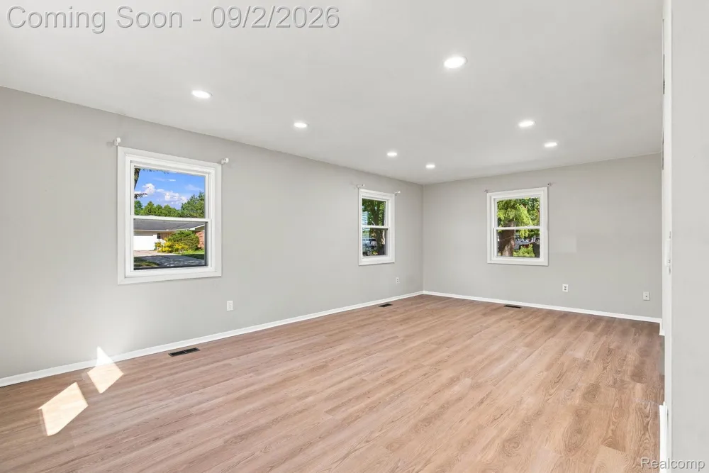 4856 Danbury Drive Troy City, MI 48085
