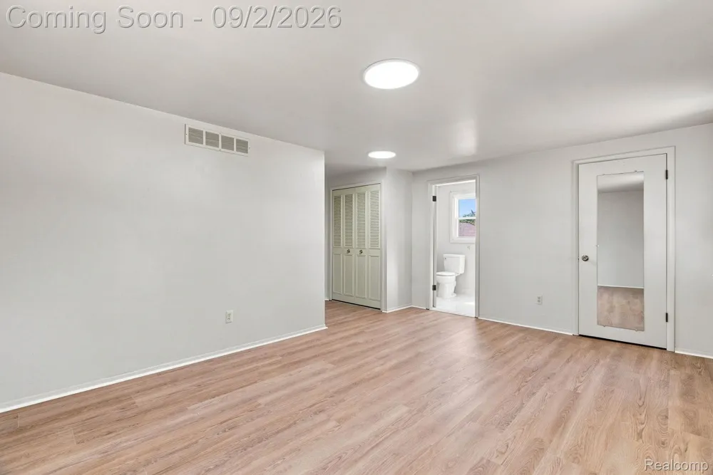 4856 Danbury Drive Troy City, MI 48085