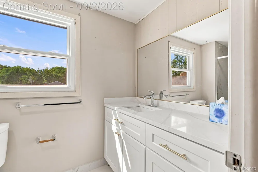 4856 Danbury Drive Troy City, MI 48085