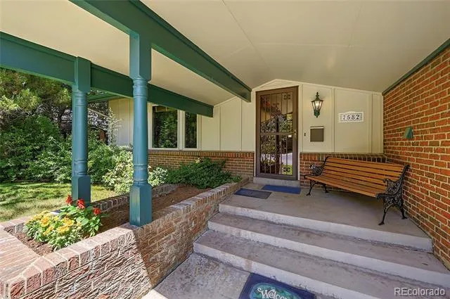 7582 S Ames Way Littleton, CO 80128